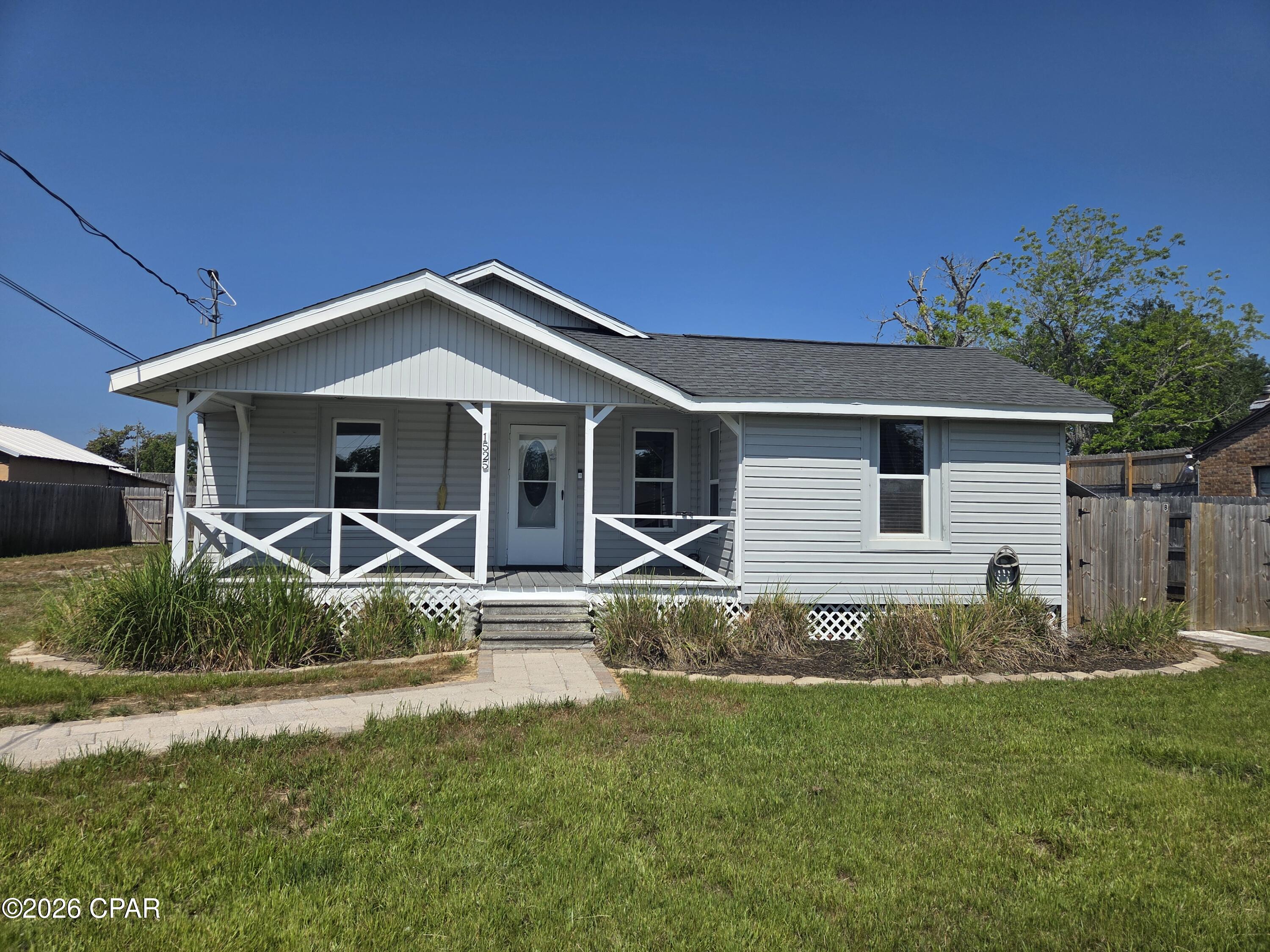 Image 1 For 1525 Oak Avenue