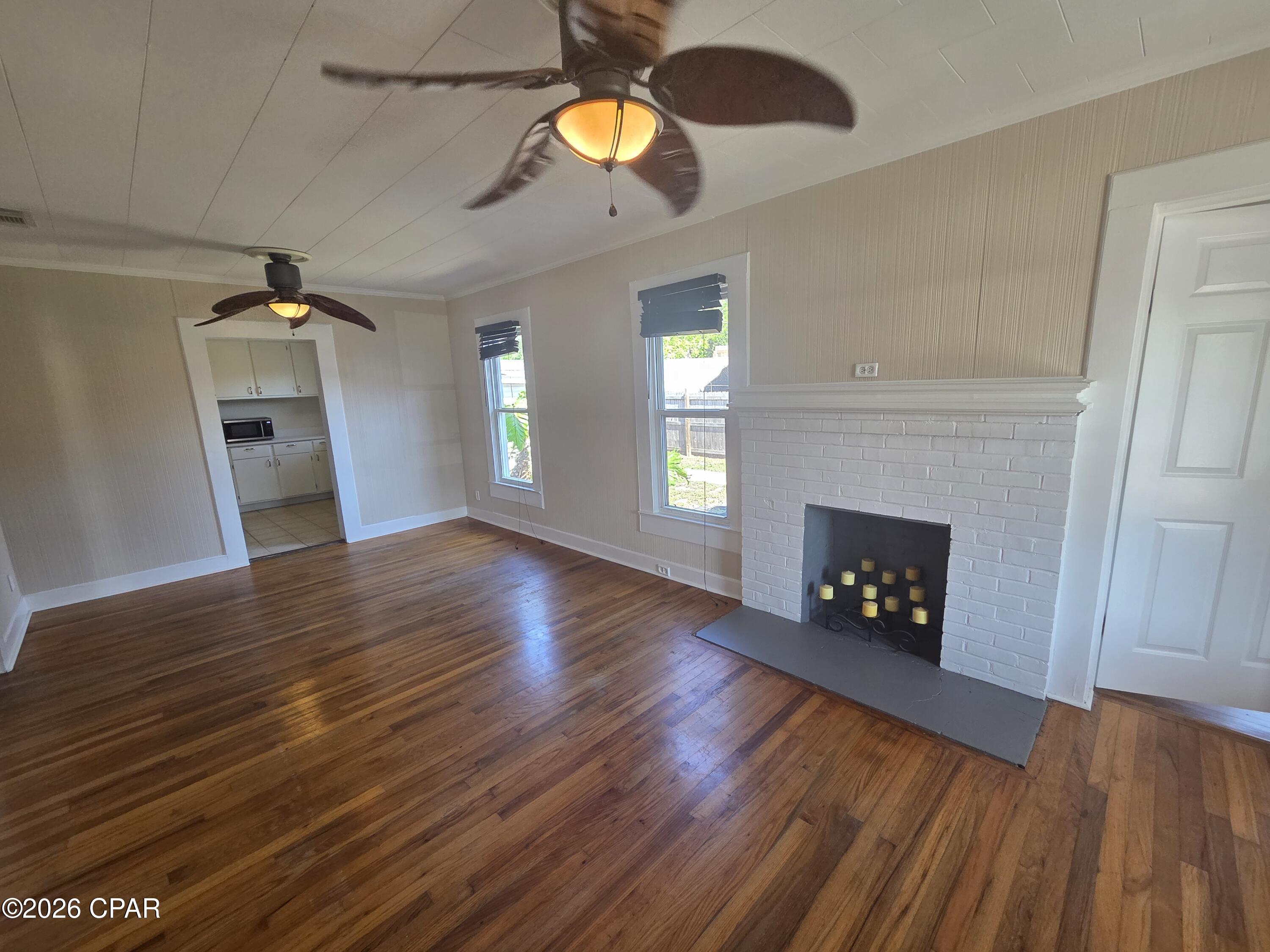 Image 3 For 1525 Oak Avenue