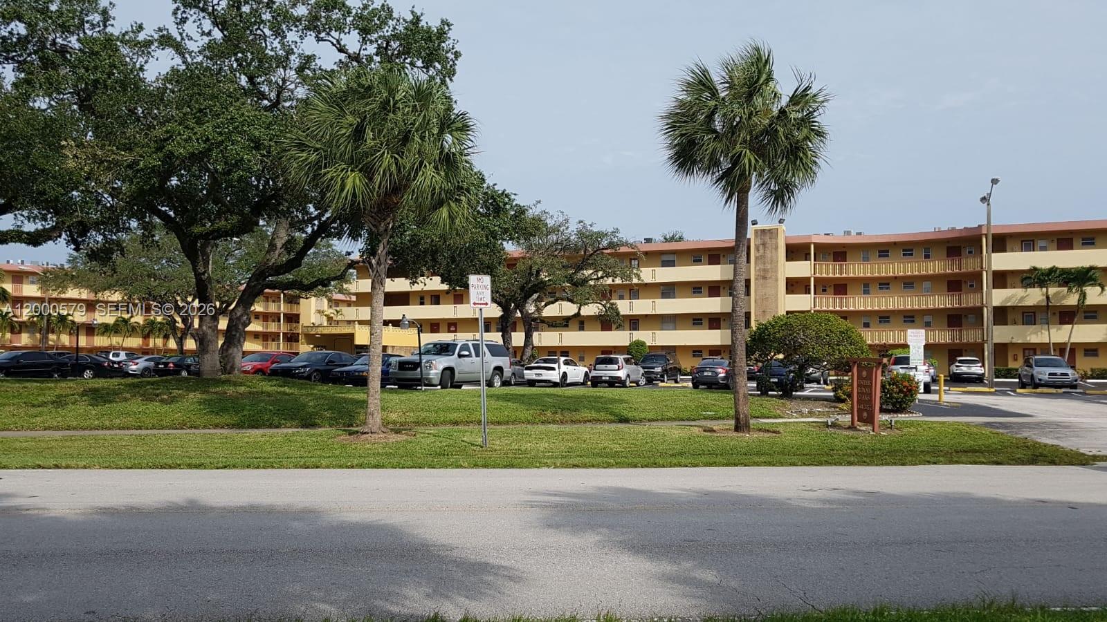 Royal Oaks Condo