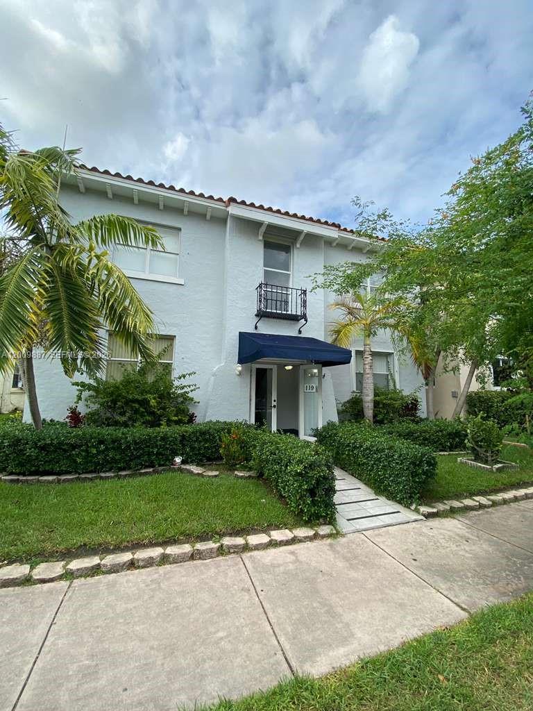 Menores Condo