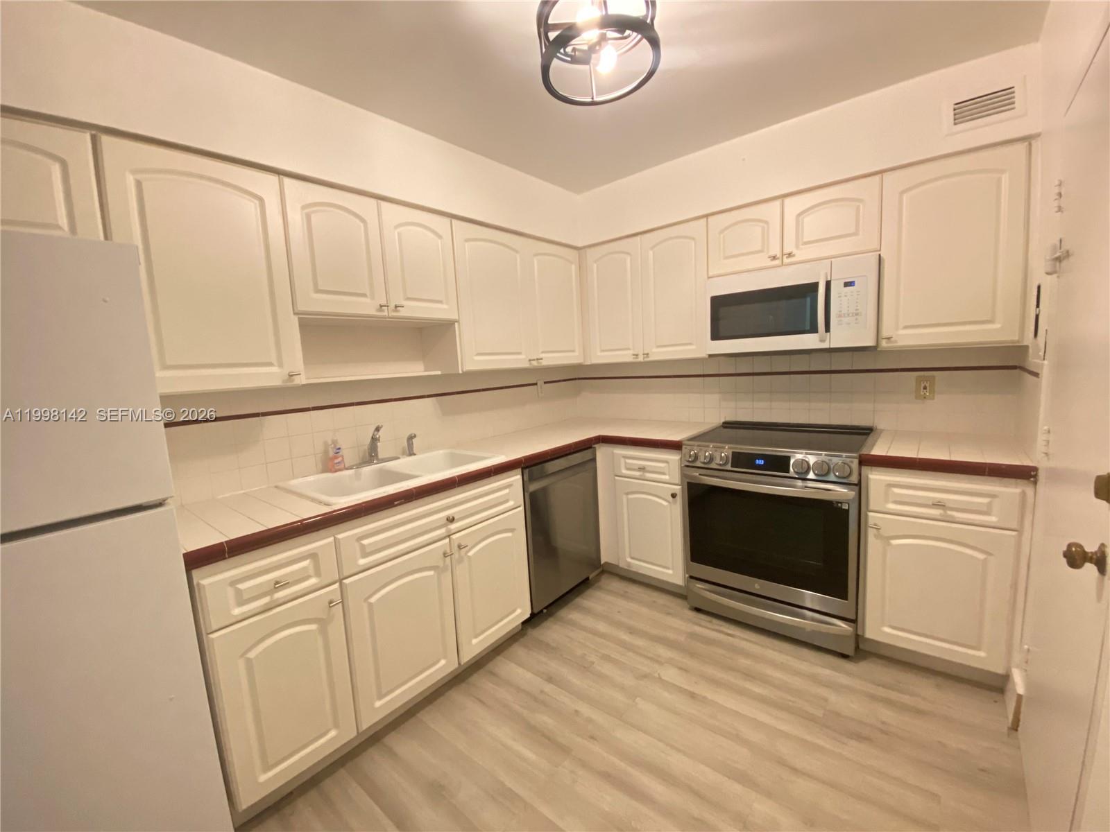 Property photo # 9