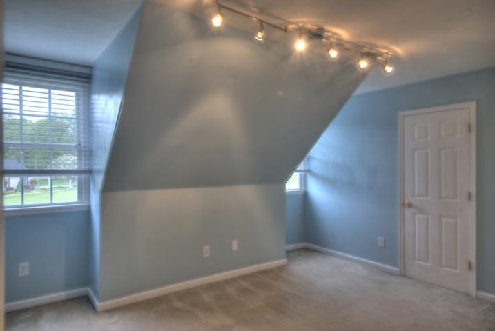 152 Nottingham Ln