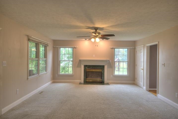 152 Nottingham Ln