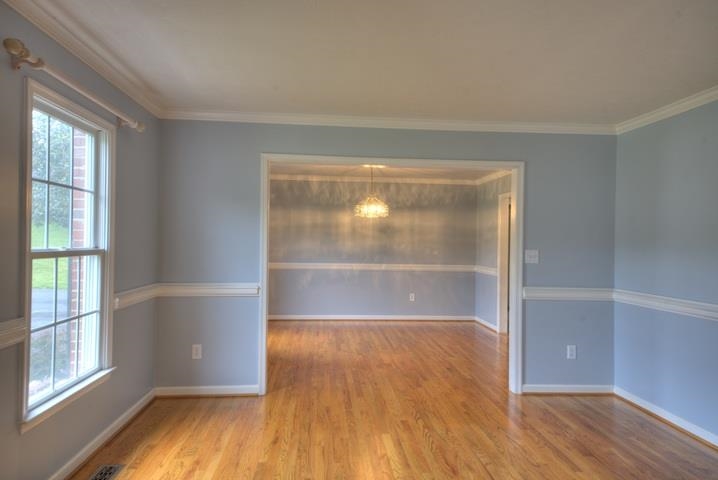 152 Nottingham Ln