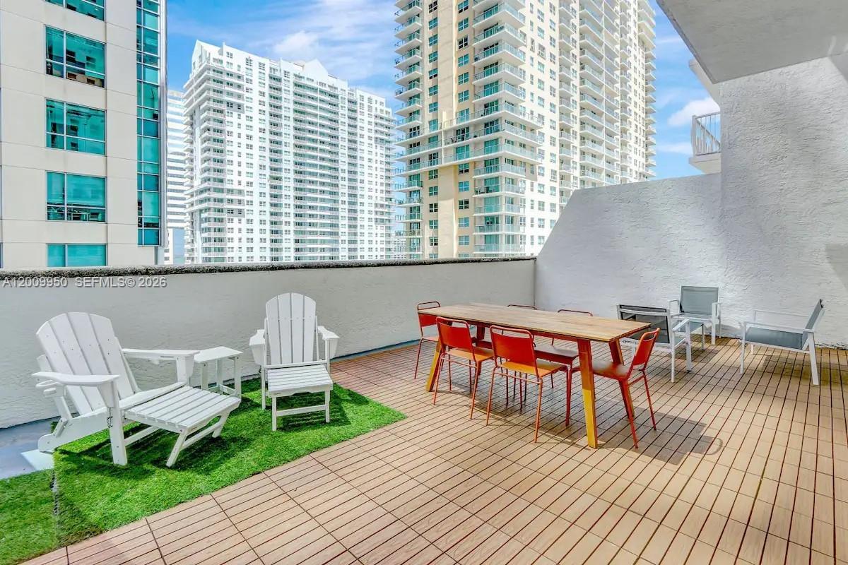 The Club At Brickell Bay