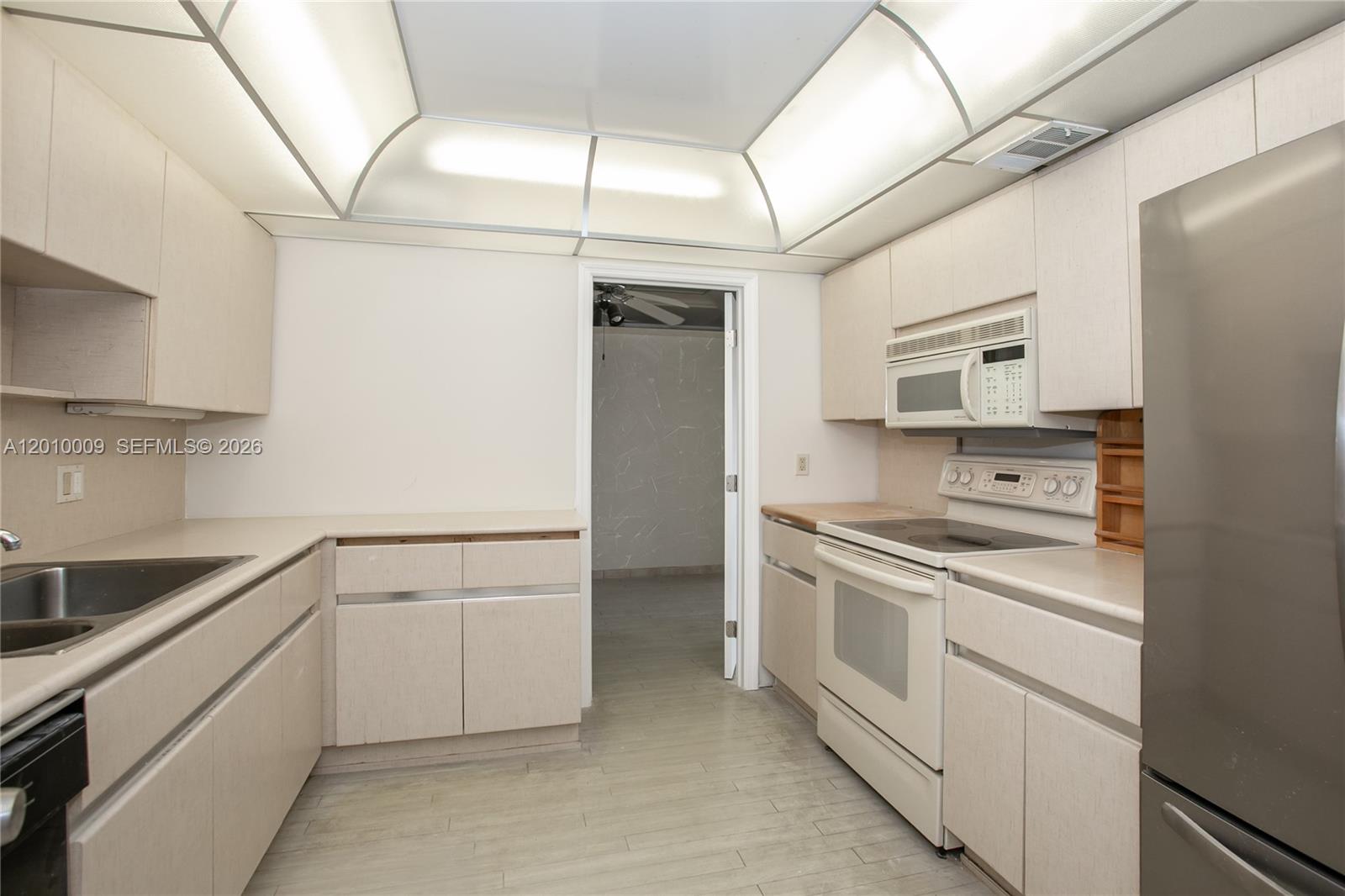 Property photo # 9