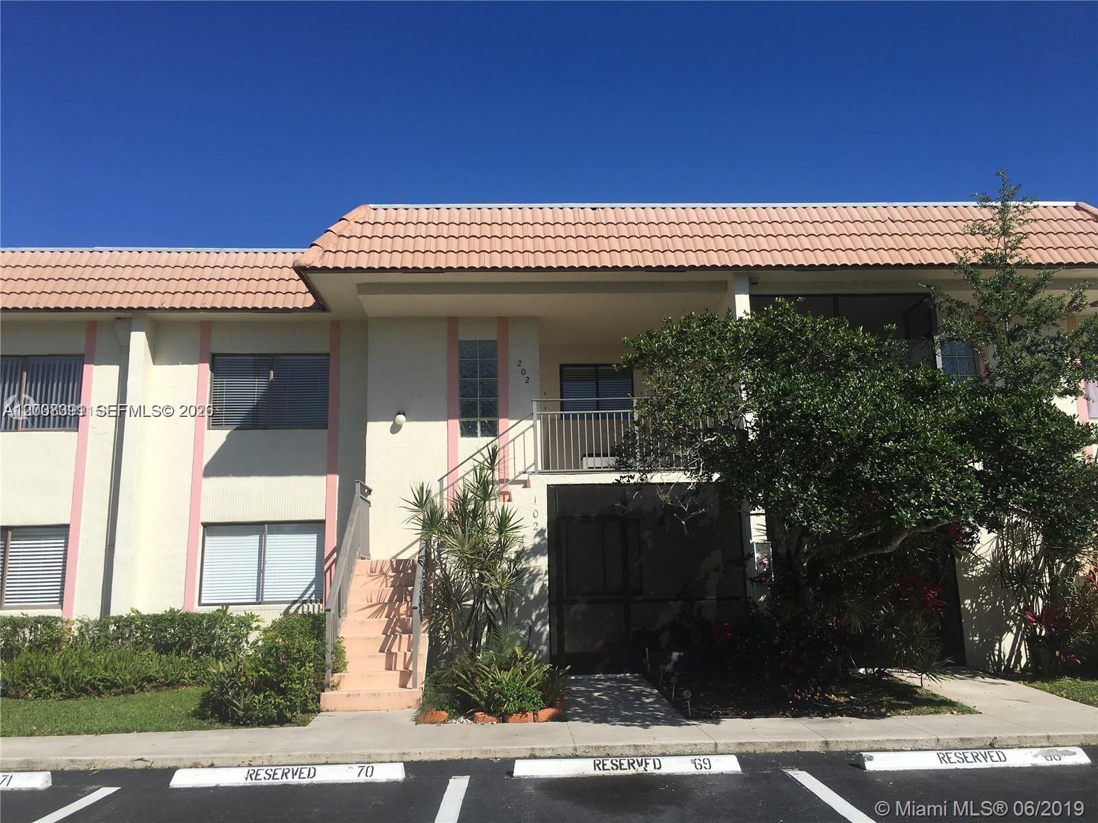 Racquet Club Apts