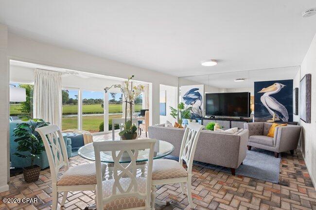 Image 6 For 4725 Bay Point Road 166