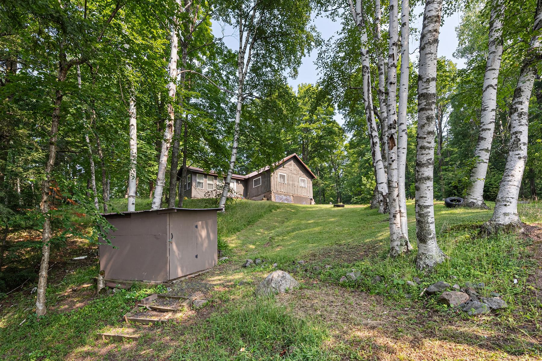 Undocumented Lake house picture