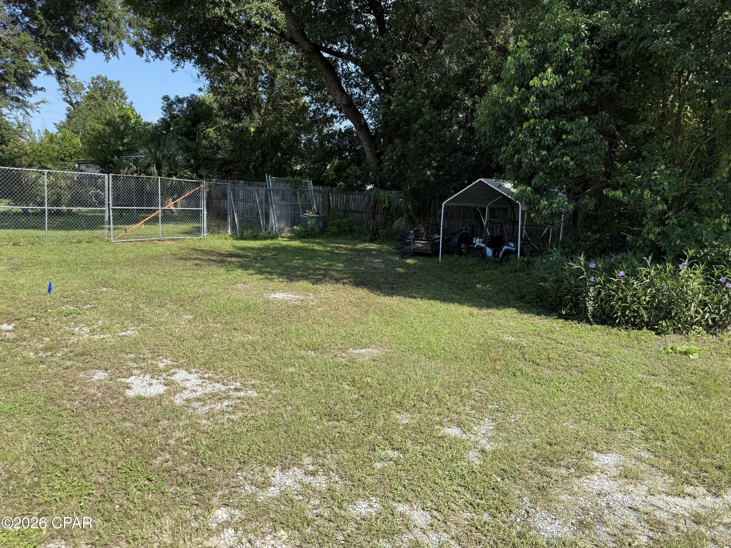 Listing photo id 10 for 3911 11th Street