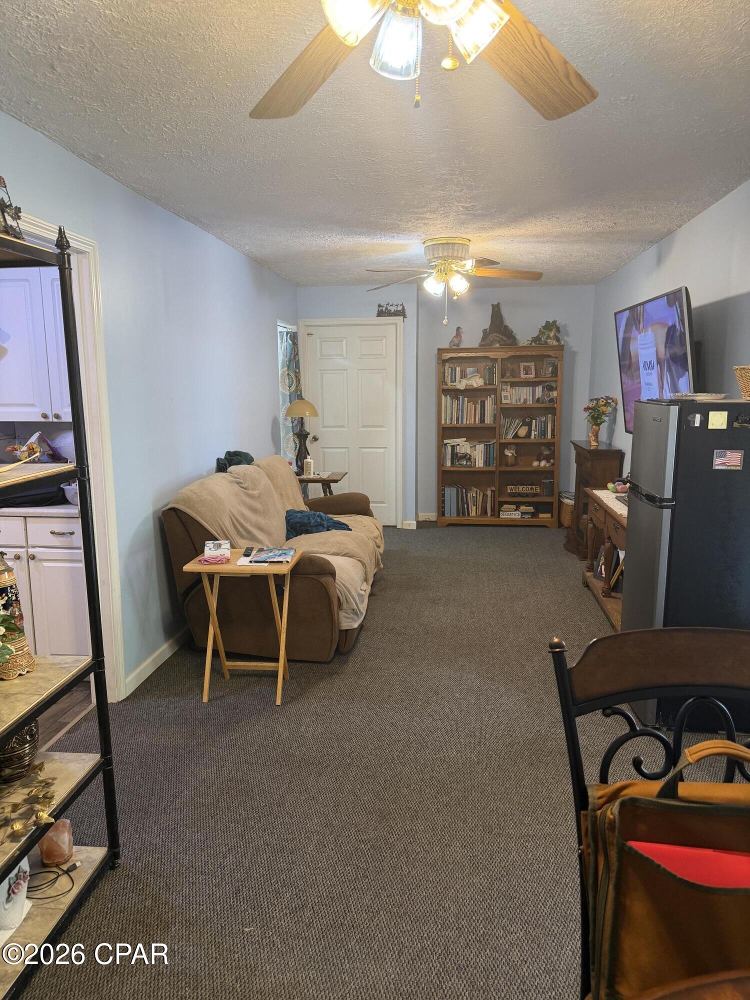 Listing photo id 16 for 3911 11th Street