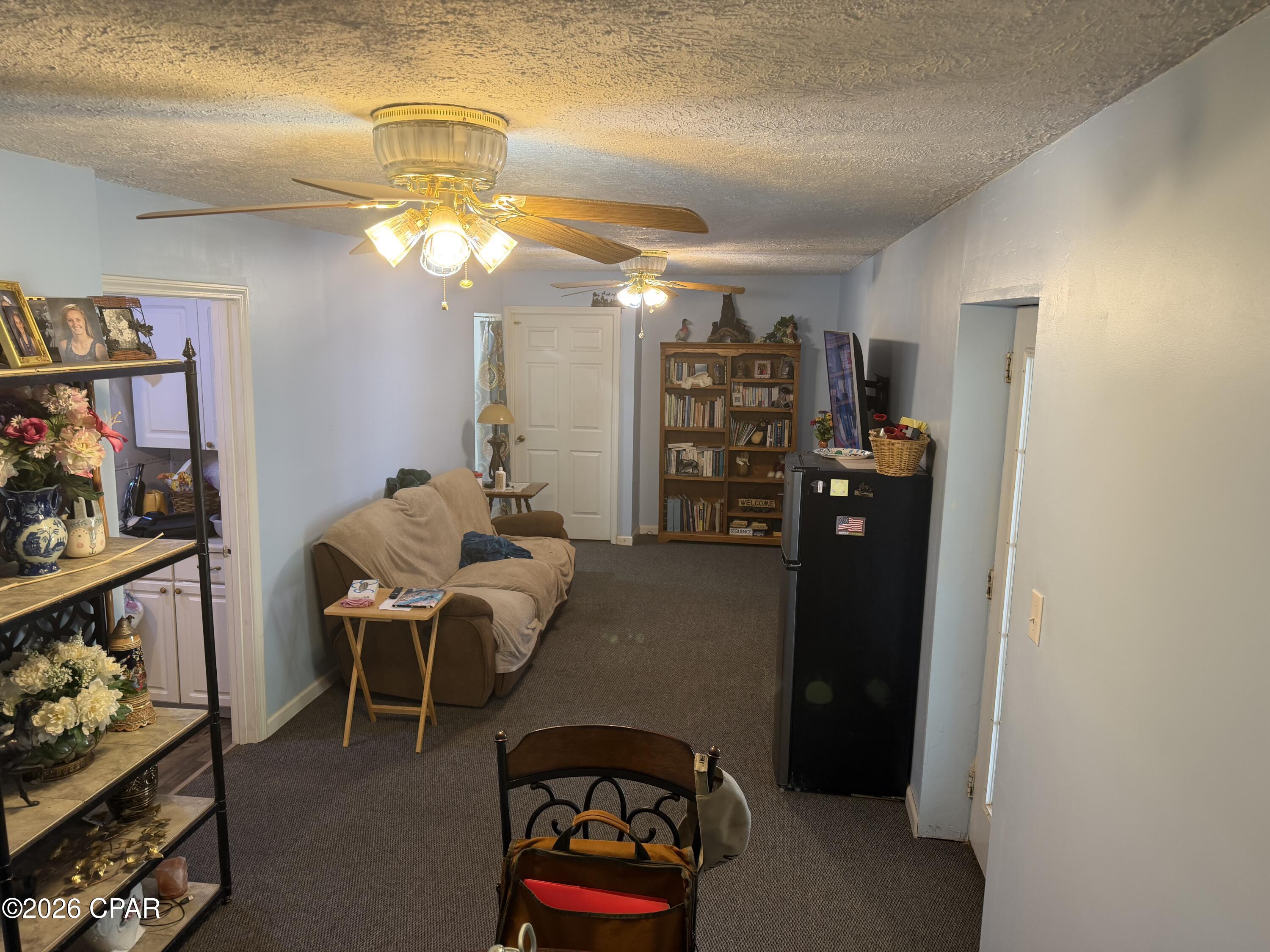 Listing photo id 17 for 3911 11th Street