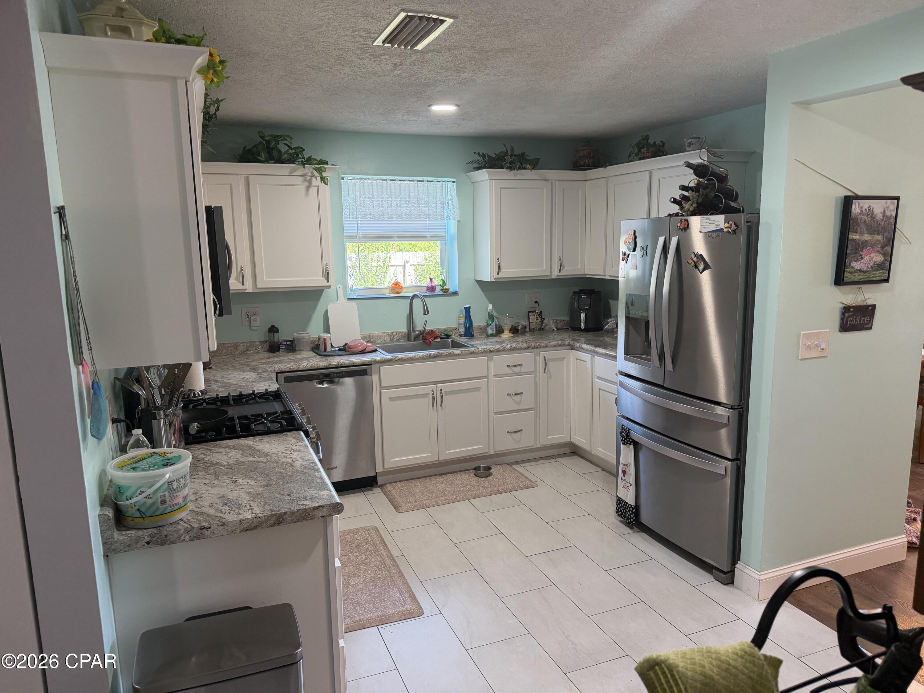 Listing photo id 24 for 3911 11th Street