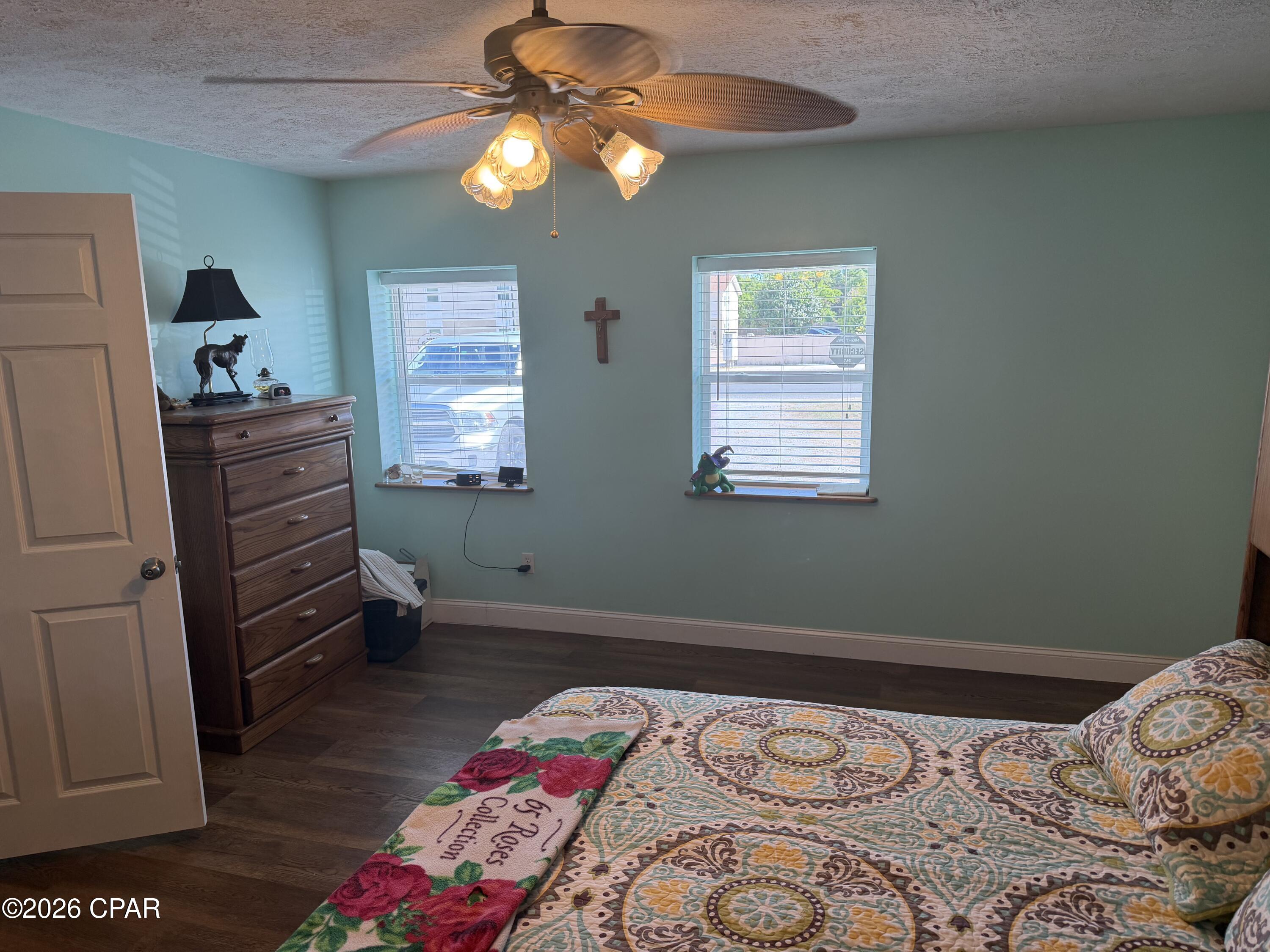 Listing photo id 30 for 3911 11th Street