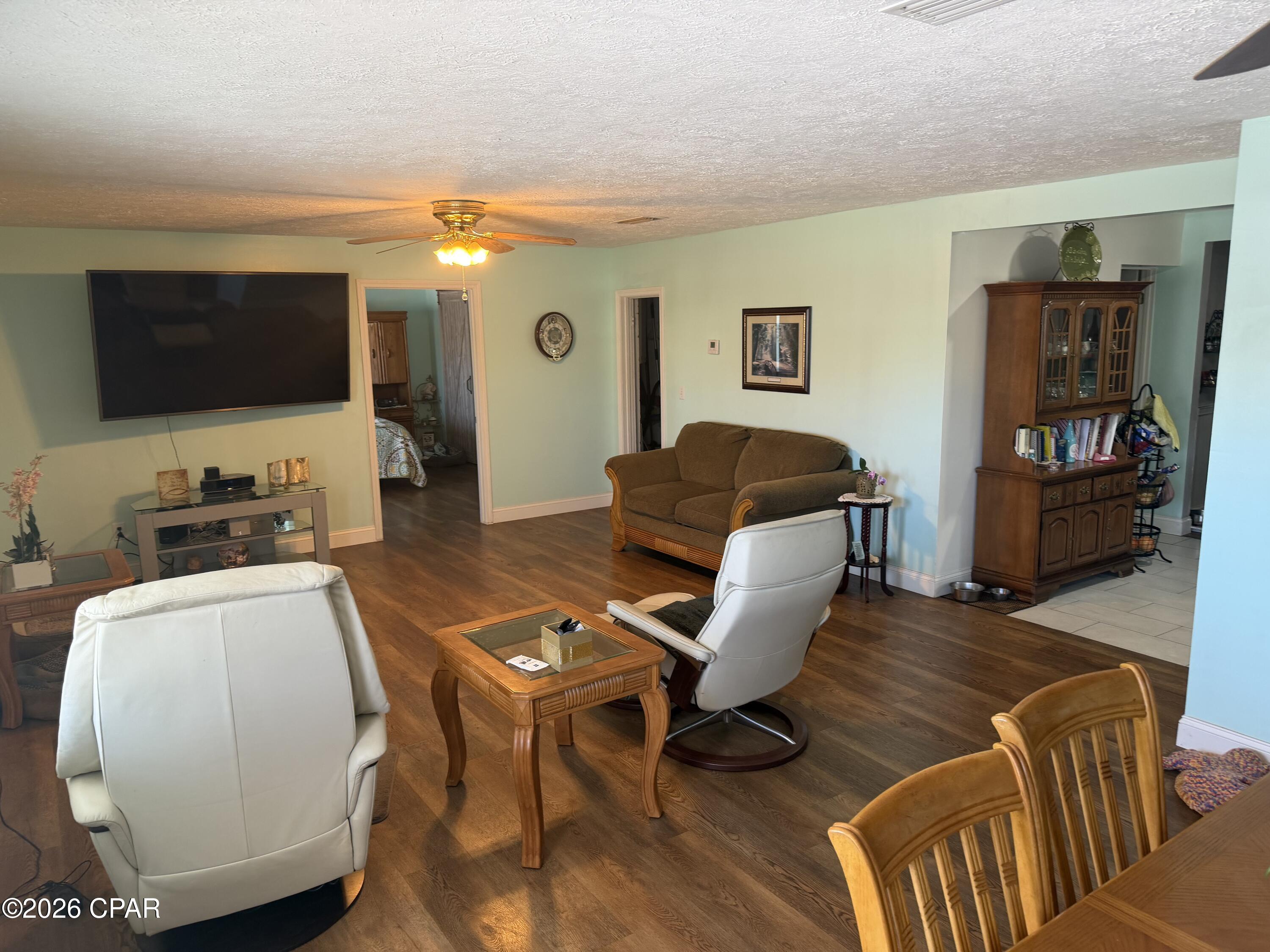 Listing photo id 33 for 3911 11th Street