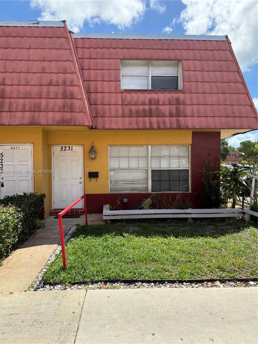 Royal Oaks Townhouse 9 Co
