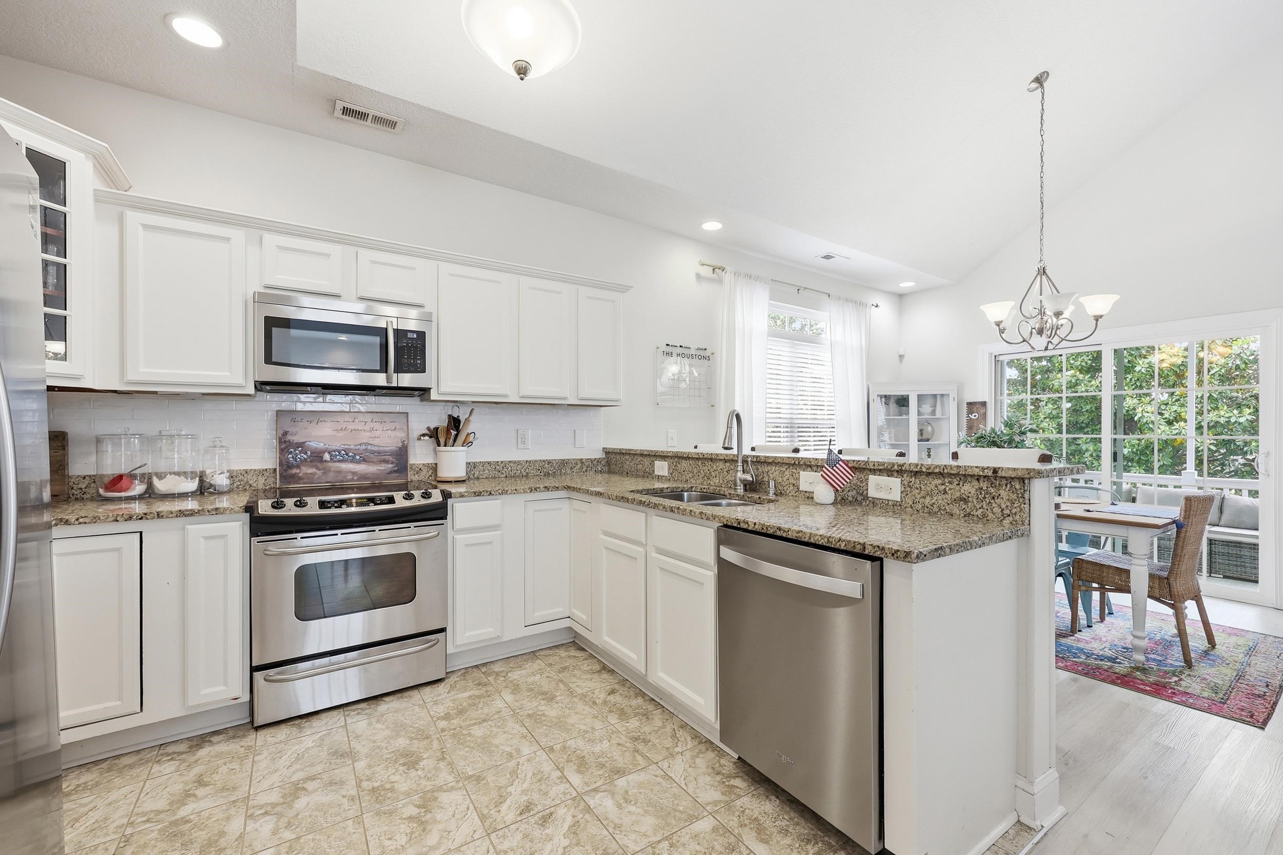 2611182 | Photo 9