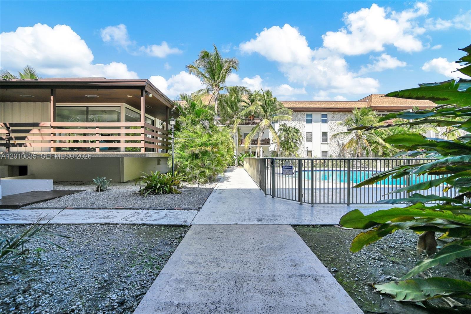 Dadeland Capri Condo