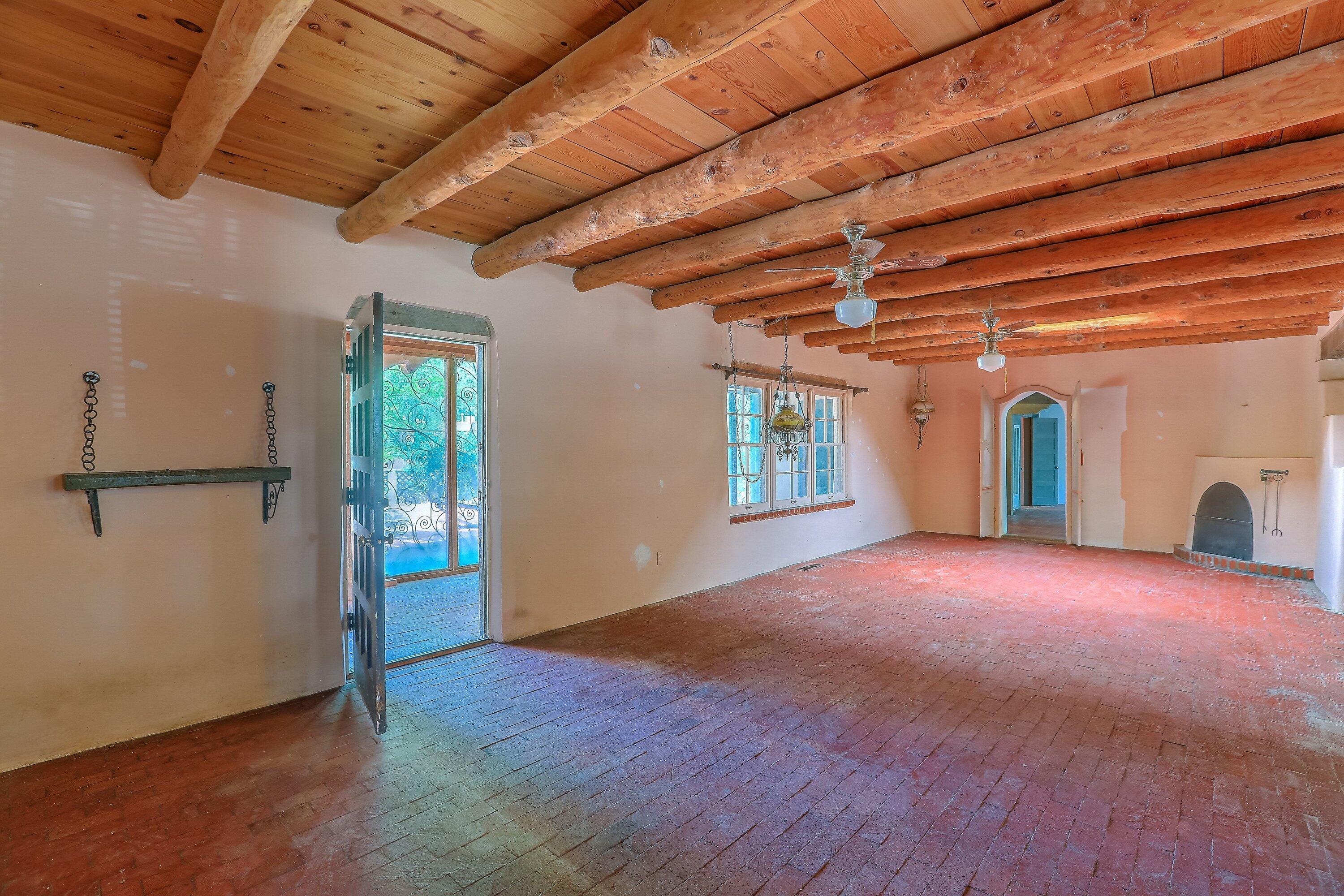 Photo 3 of Single family home for sale at 509 Chamiso Ln Nw, Los Ranchos, NM 87107 | MLS# 1102636 | Listing updated on 2026-10-21