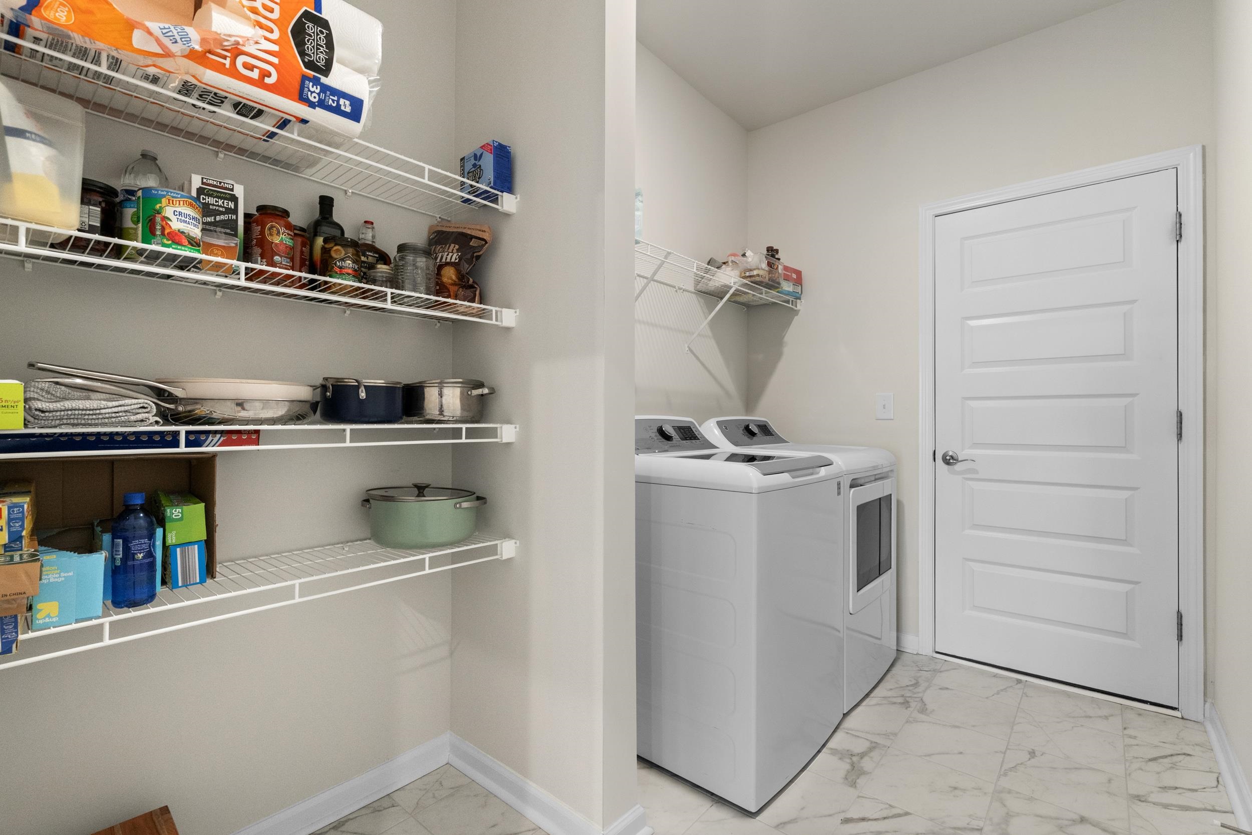 2611238 | Photo 33