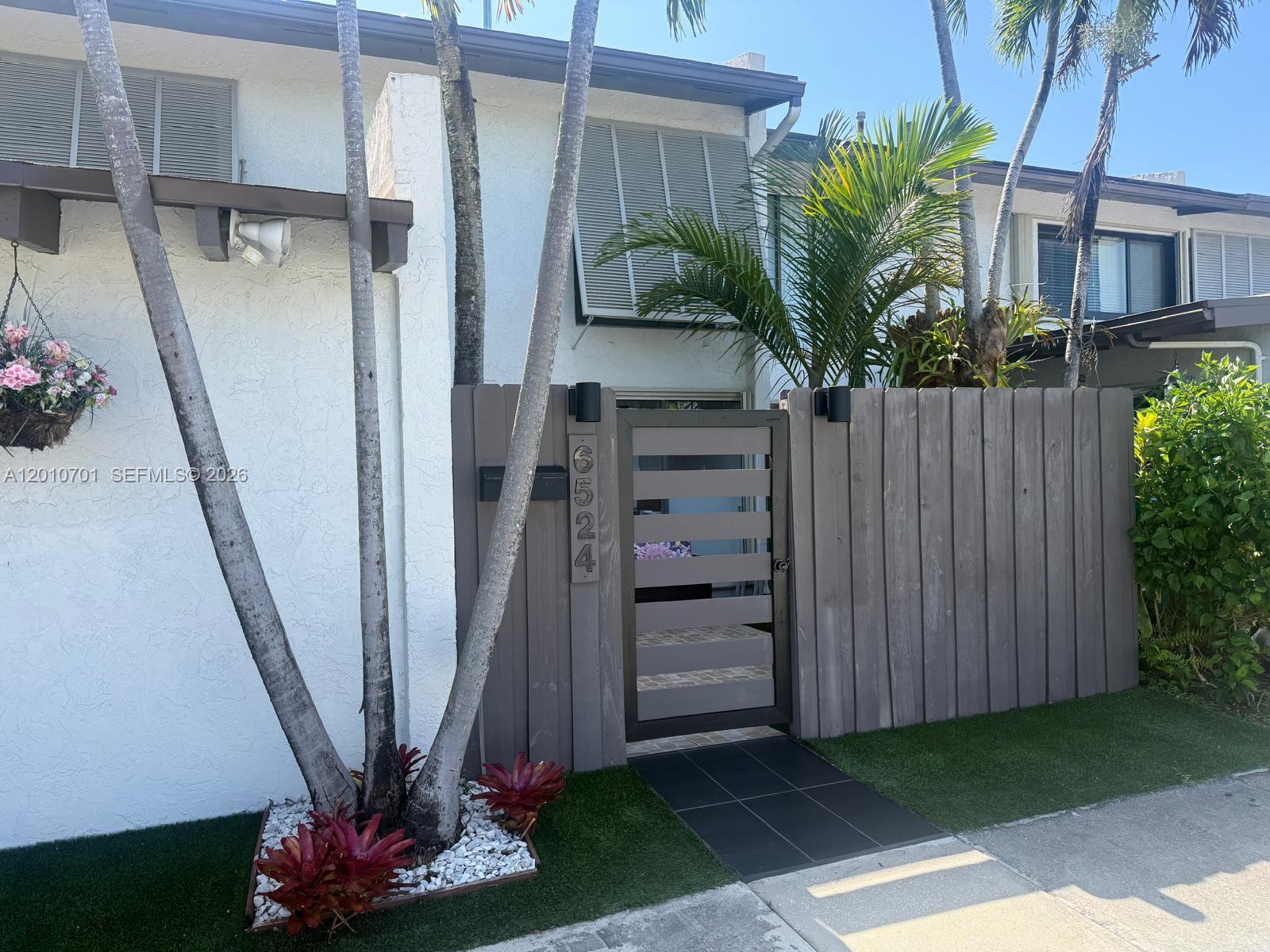 Snapper Creek Townhouses