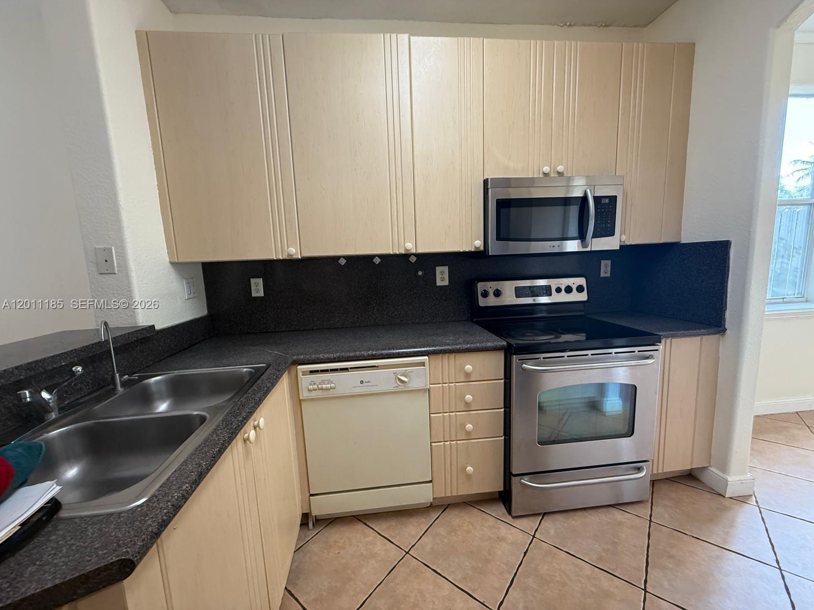 Property photo # 9