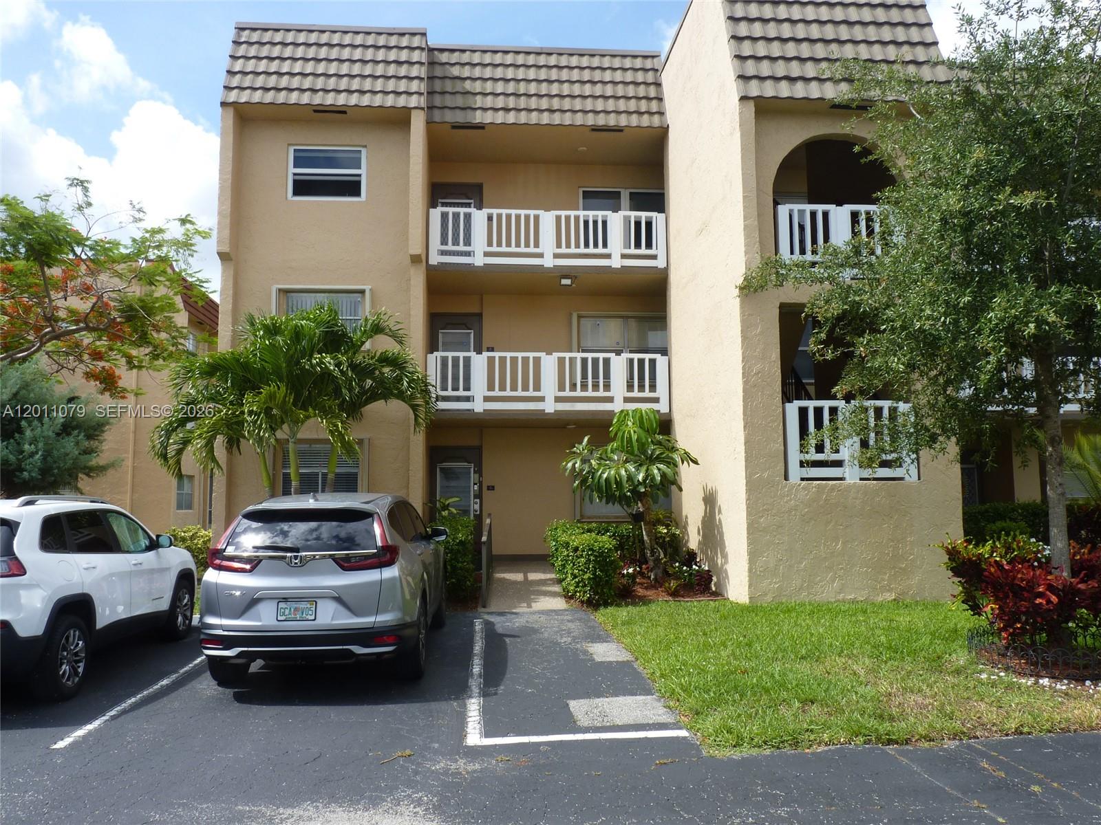 Sunrise Lakes 103 Condo