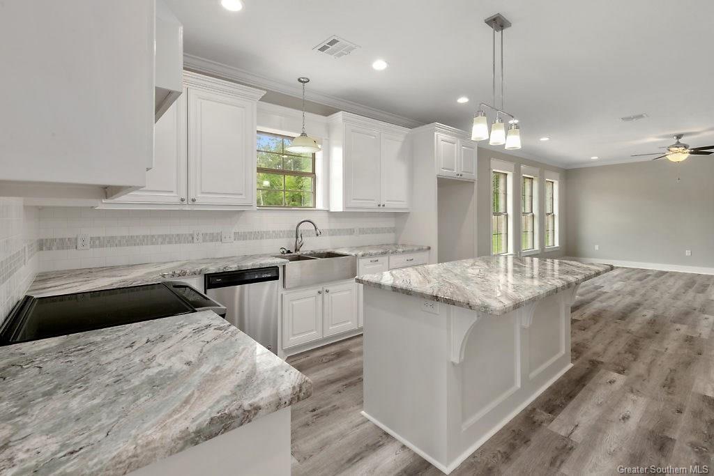 545 Sheila Drive — photo 4