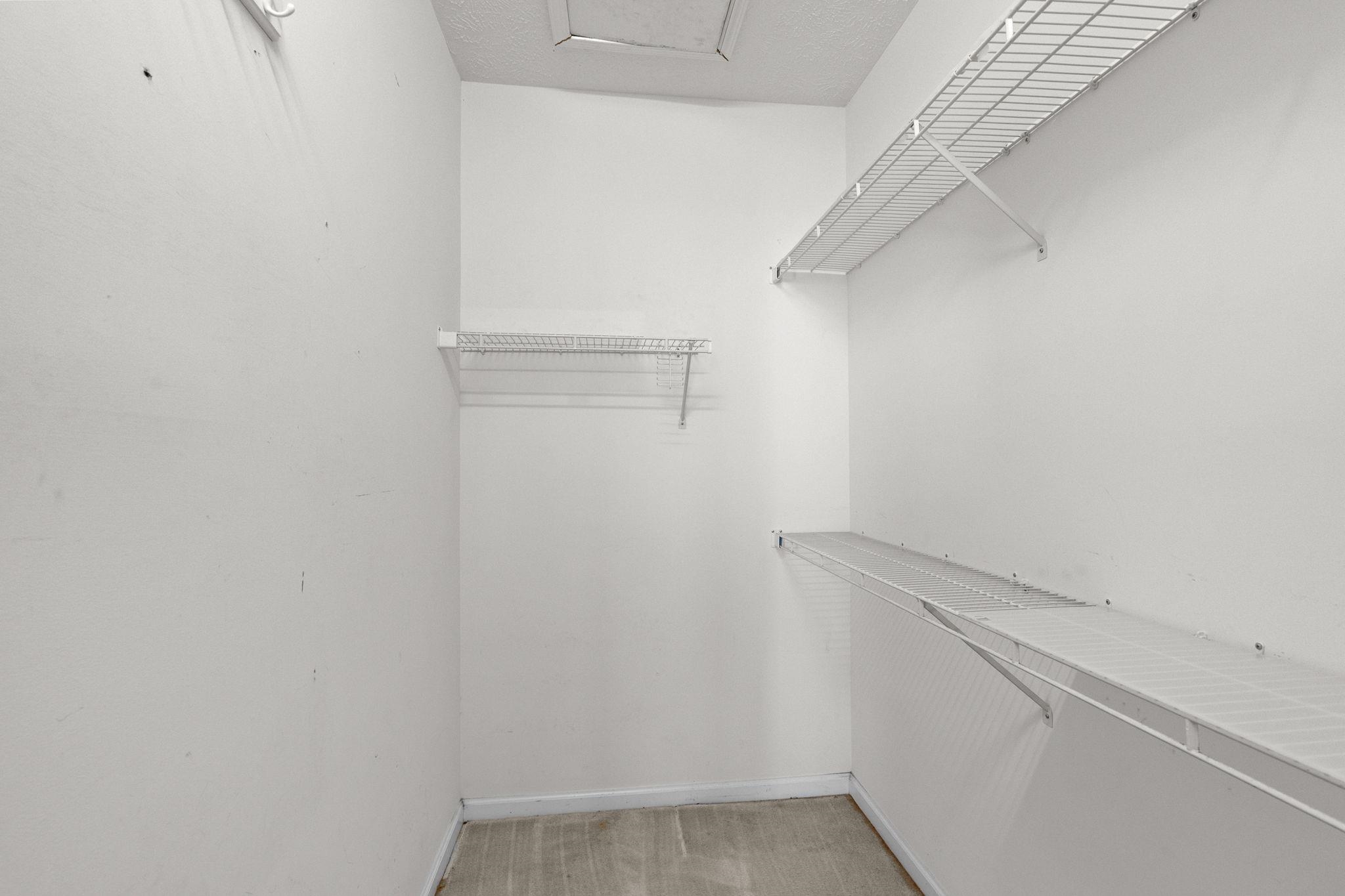 2611345 | Photo 23