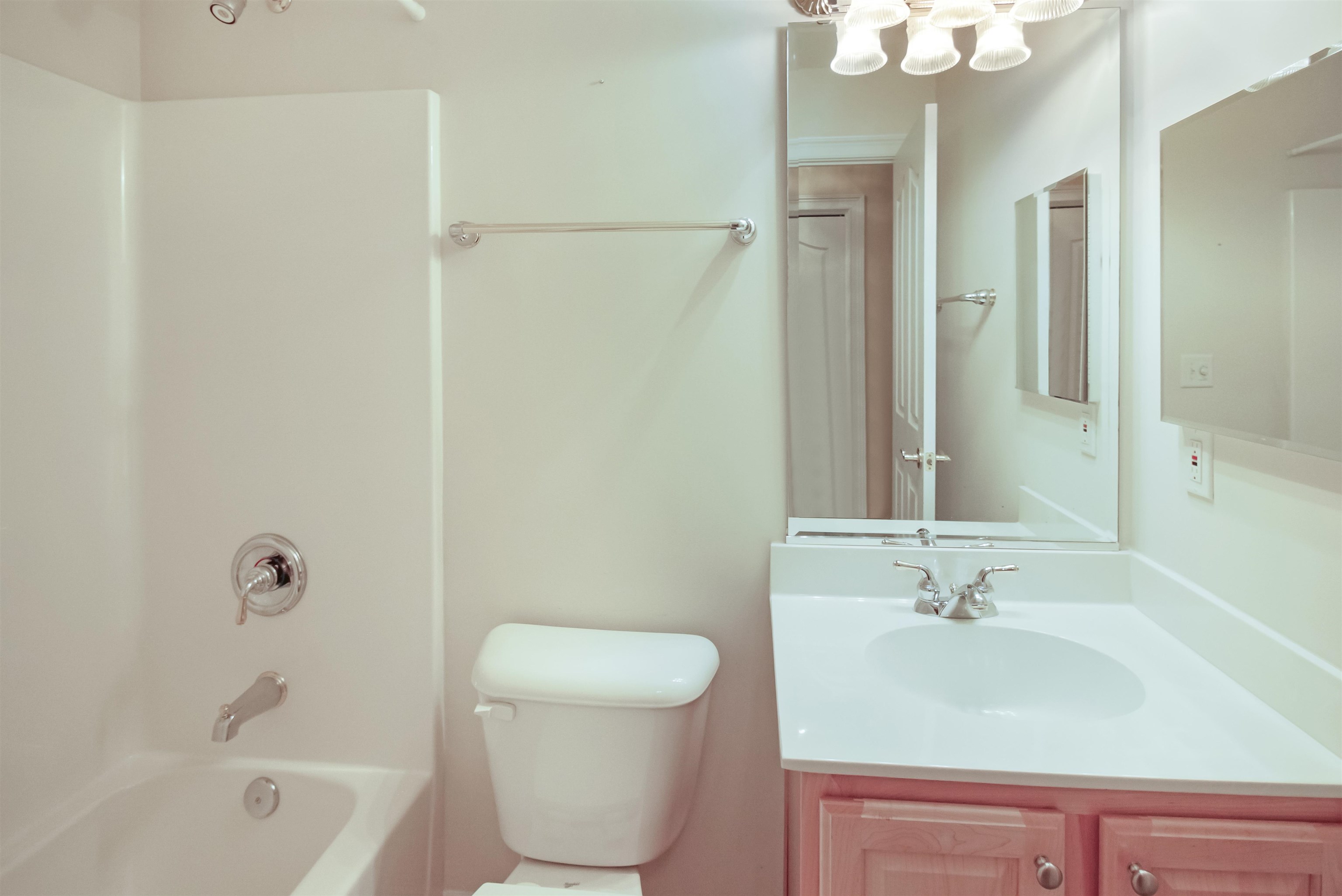2611340 | Photo 28