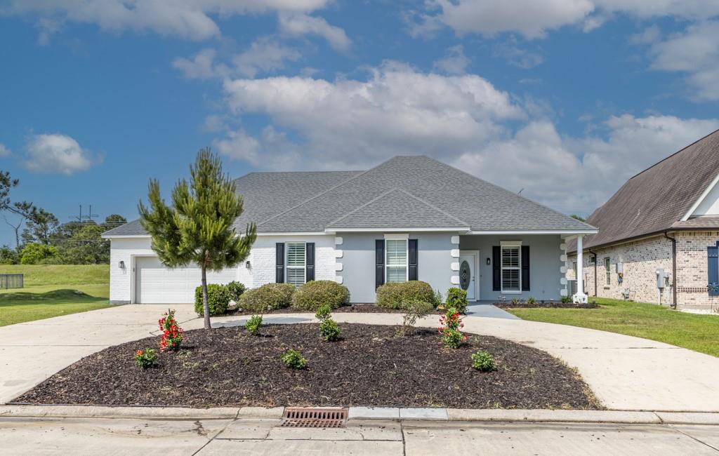 321 CYPRESS LAKES Drive, Slidell, LA 70458