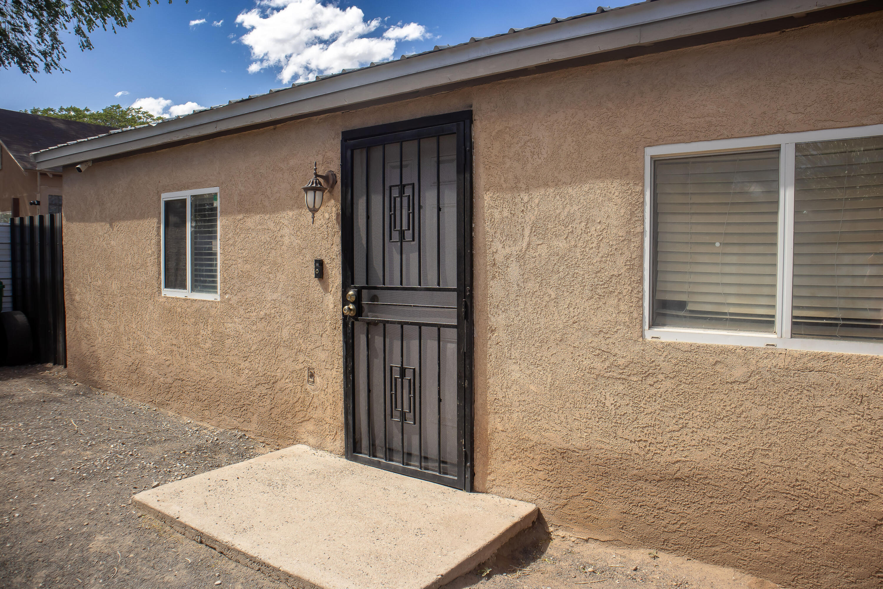 Homes for sale in Albuquerque, NM | 3201 Gonzales Rd Sw, Albuquerque, NM 87105 | MLS# 1102778
