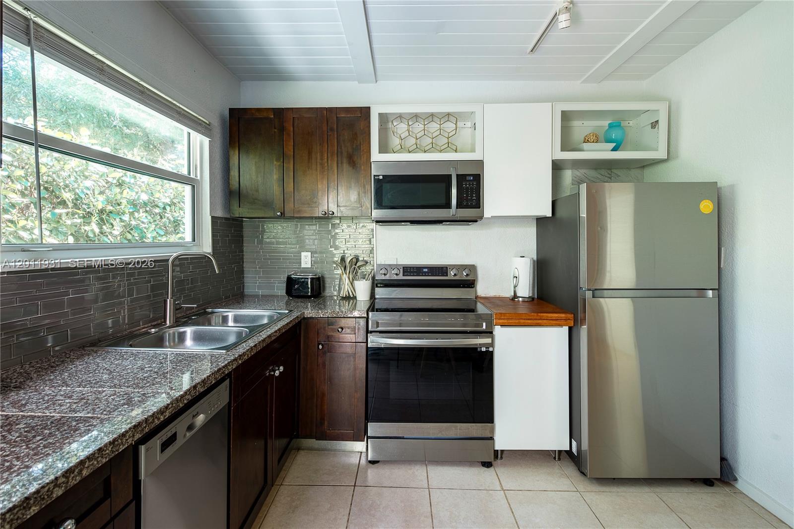 Property photo # 6