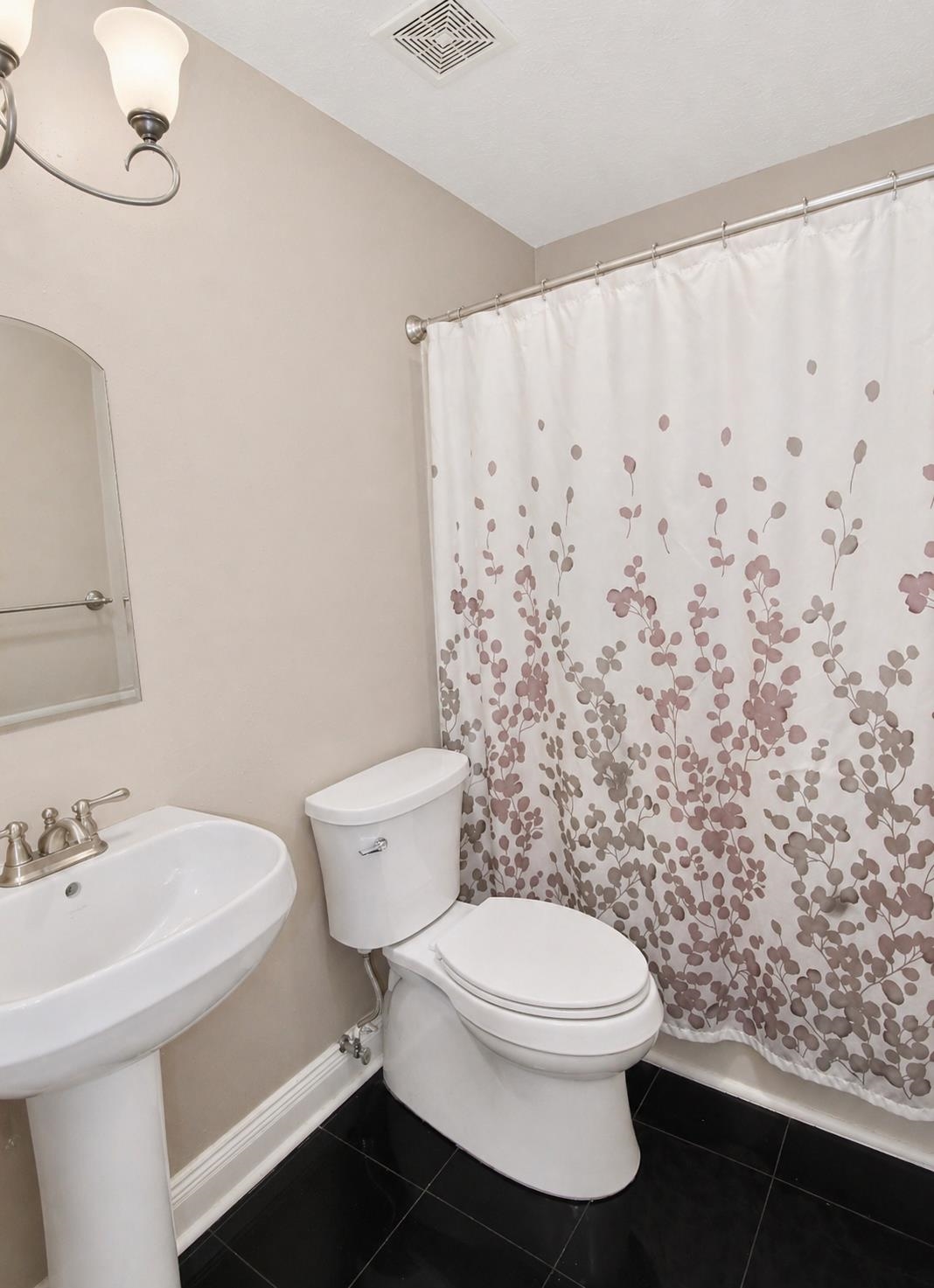 2611425 | Photo 28