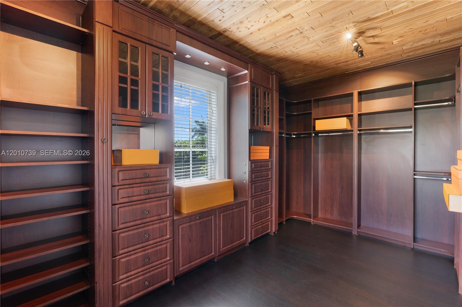 26 Tahiti Beach Island Rd