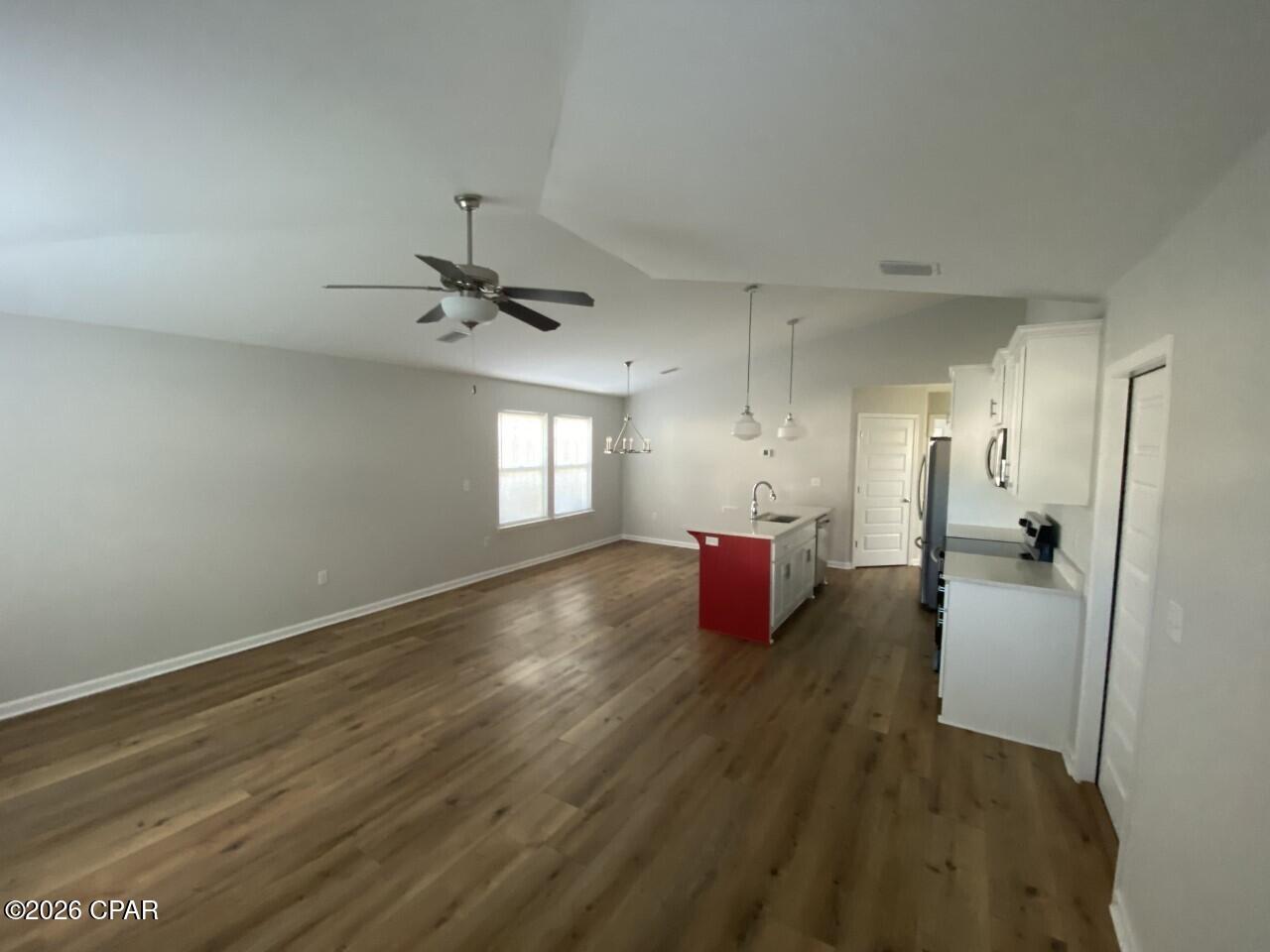 Image 2 For 401 Raven Lane