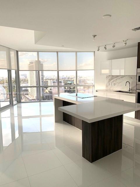 Paramount Miami Worldcent