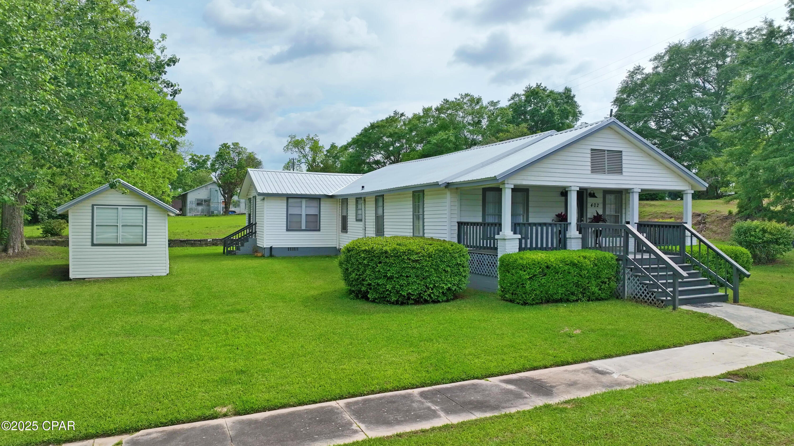 402 E Pennsylvania Avenue, Bonifay, FL 32425