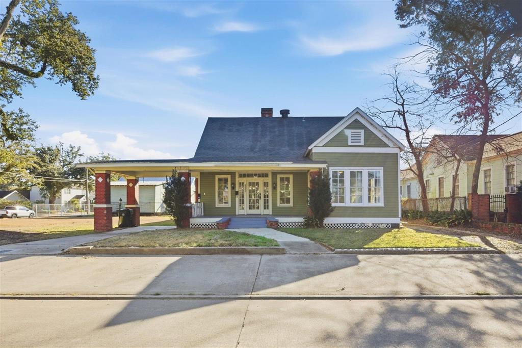 721 Moss Street