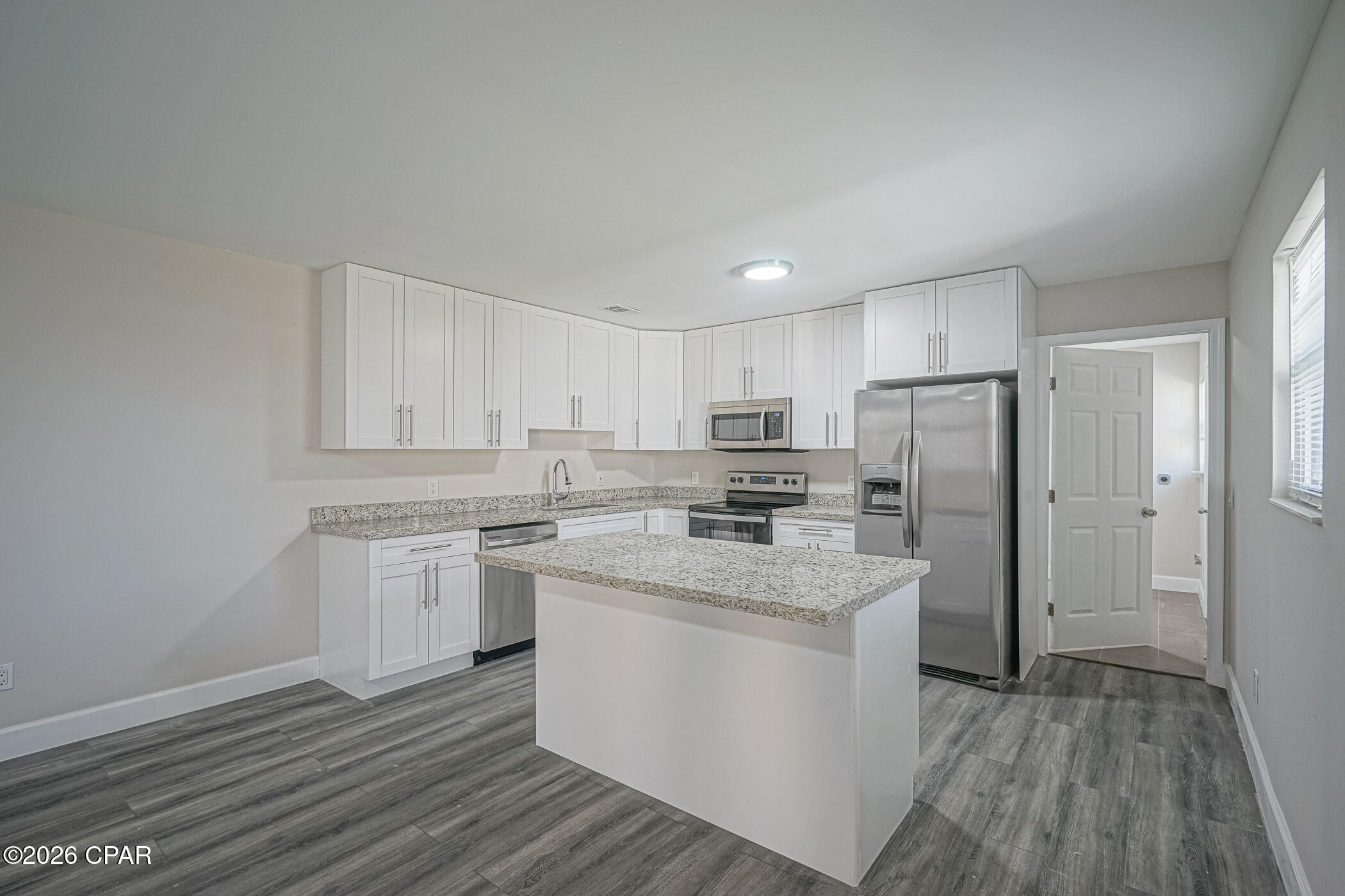 Image 15 For 410 Star Avenue