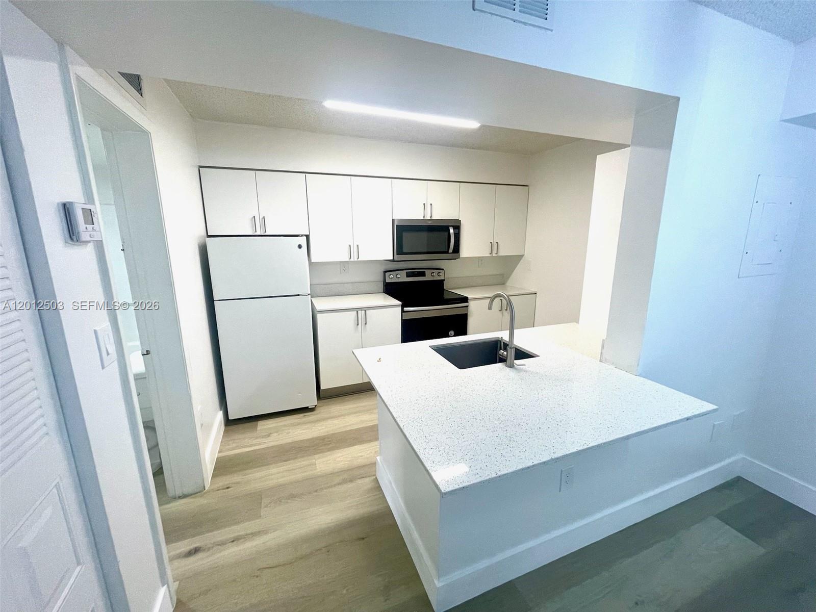 Kendall Lake Towers Condo