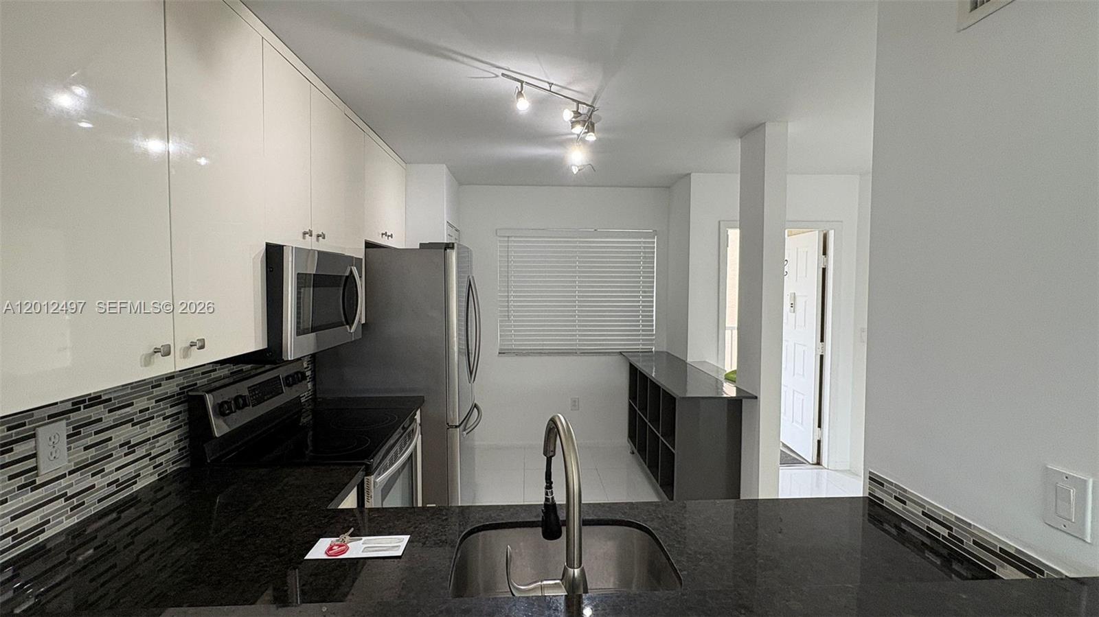 Weldon Condominium J