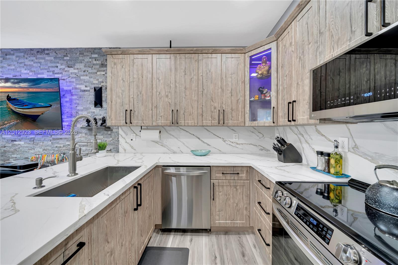 Property photo # 9
