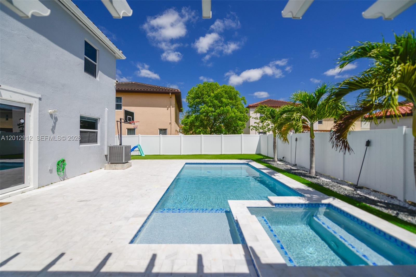 Kendall Commons Residenti