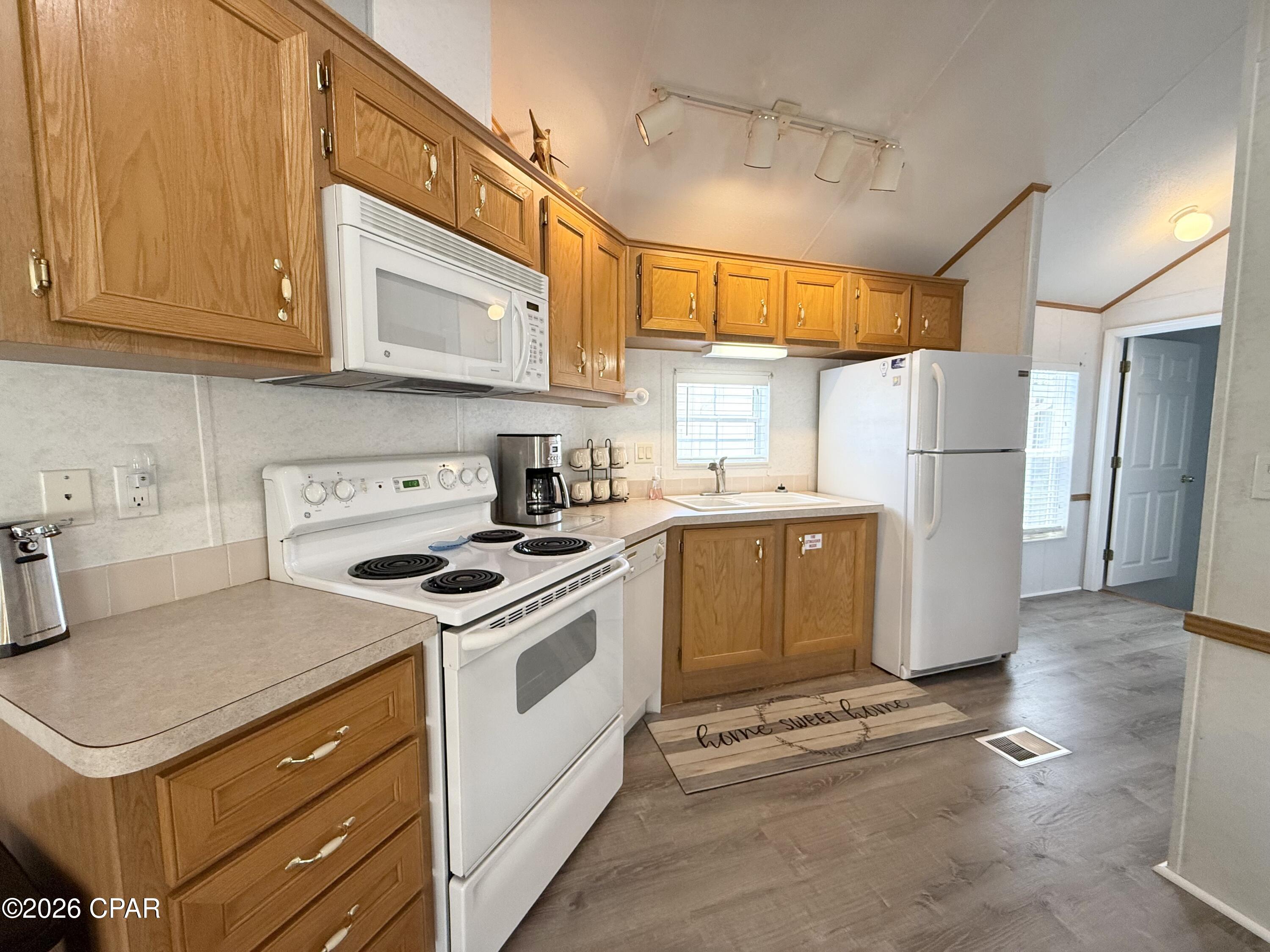 Image 9 For 1219 Thomas Drive 119