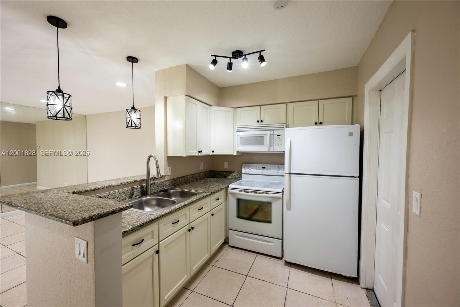 Property photo # 9