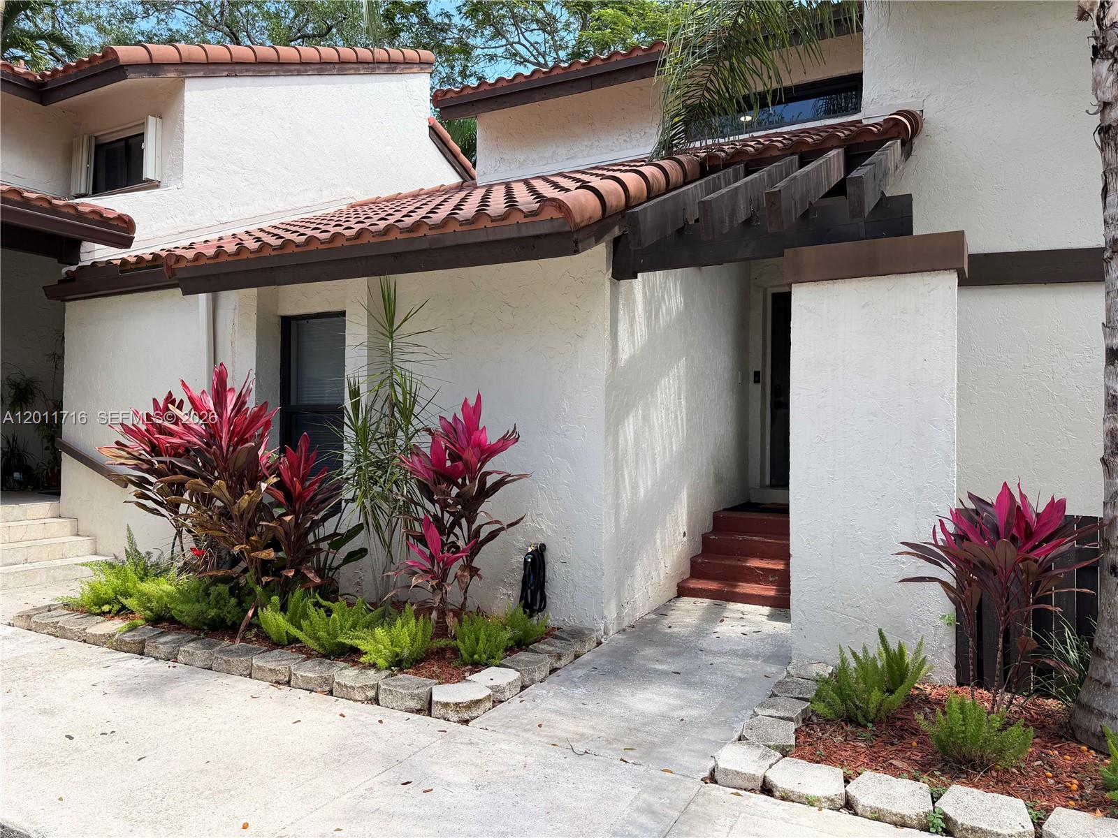 Crossings Vilg Homes Cond