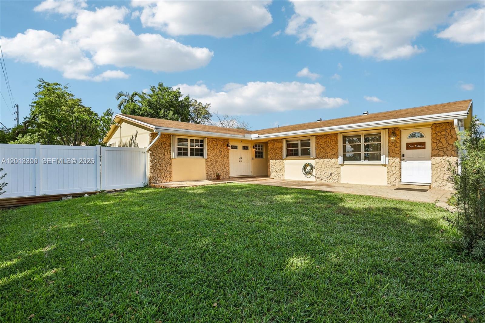Homes for sale in Dania Beach, FL | 108 Se 4Th Ter, Dania Beach, FL 33004 | MLS# A12013350