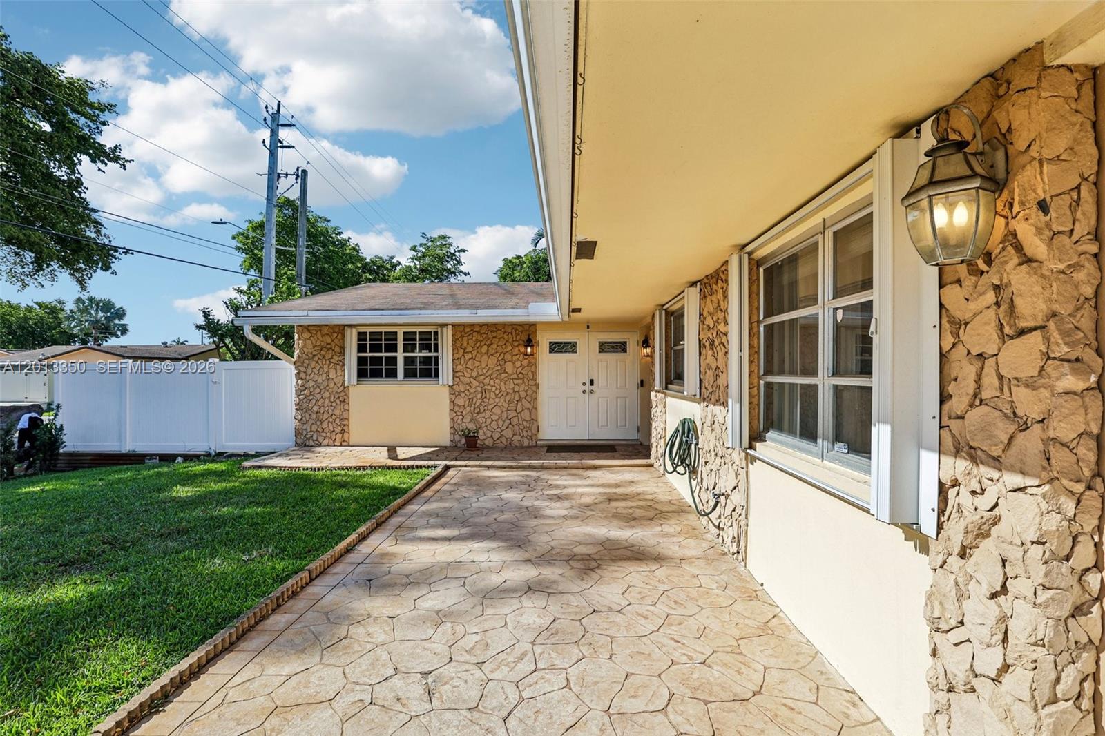 Homes for sale in Dania Beach, FL | 108 Se 4Th Ter, Dania Beach, FL 33004 | MLS# A12013350