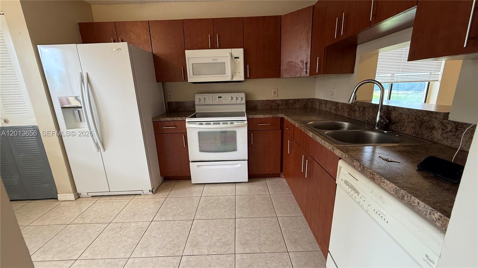 Royale Gardens Condo